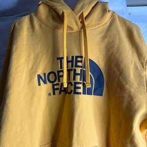 Men’s The North Face Pull over hoodie